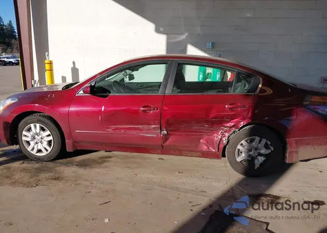 2010 Nissan Altima 2.5 S z USA, uszkodzony, nr VIN 1N4AL2AP8AN477322